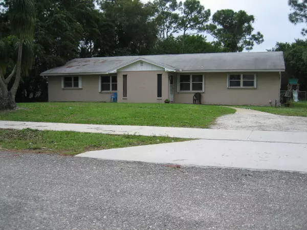 586 SW 34th TER, Palm City, FL 34990