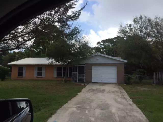 Fort Pierce, FL 34982,5710 Seagrape DR