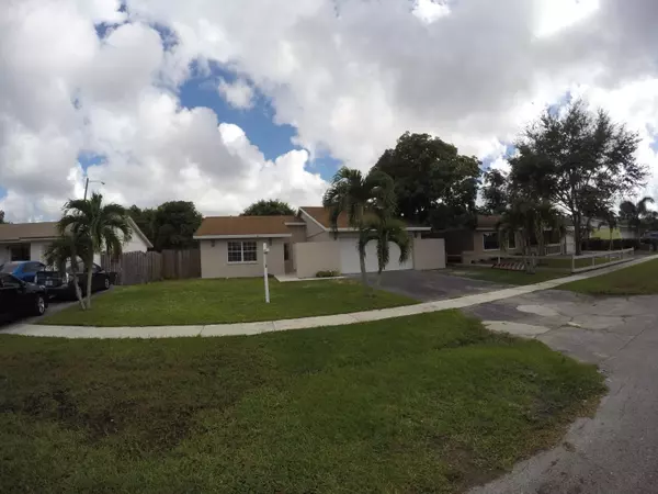 Boca Raton, FL 33496,8955 Saddlecreek DR