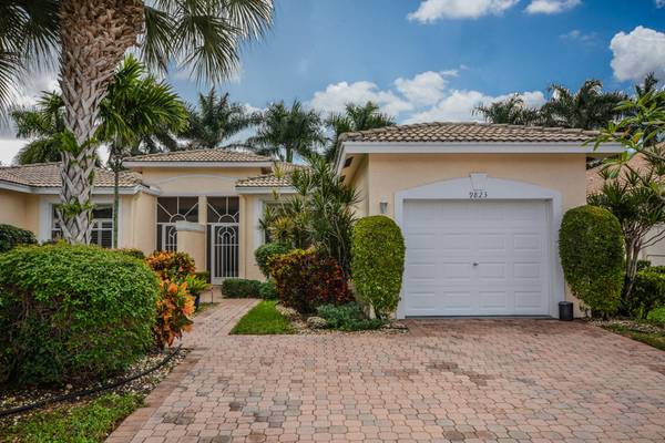 9823 S Crescent View DR, Boynton Beach, FL 33437