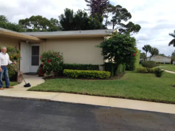 2501 W Barkley DR A, West Palm Beach, FL 33415