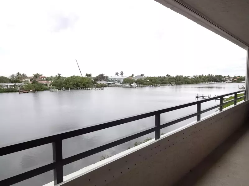 3555 S Ocean BLVD 314, South Palm Beach, FL 33480