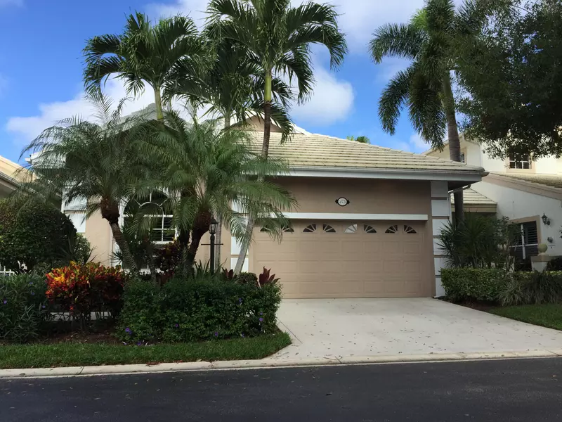 275 W Canterbury DR, Palm Beach Gardens, FL 33418