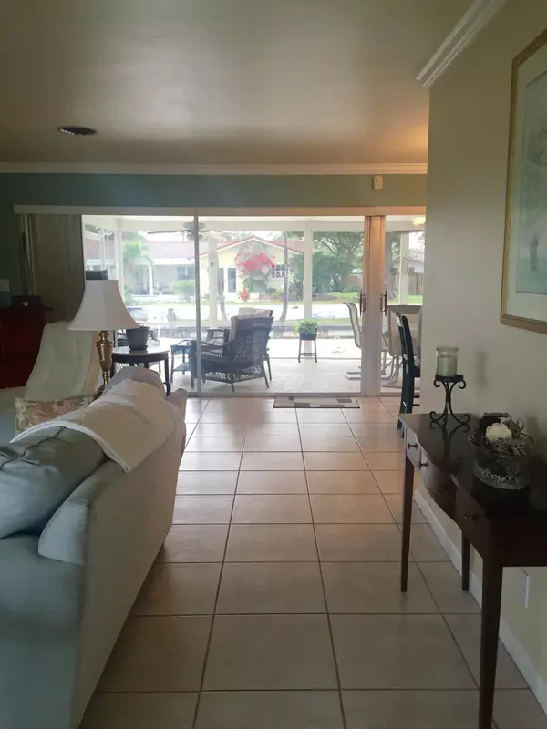 Boca Raton, FL 33486,807 SW 2nd ST