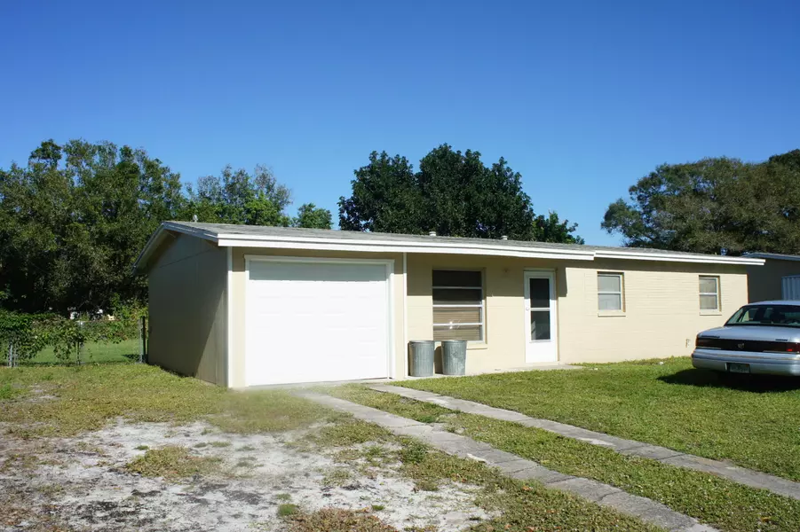 2444 SW 3rd ST, Vero Beach, FL 32962