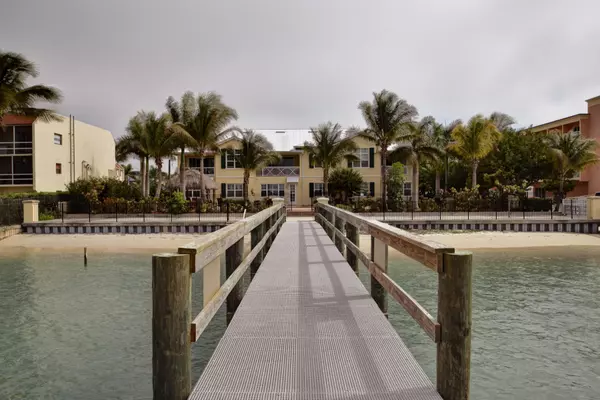 Fort Pierce, FL 34949,1240 Seaway DR 102