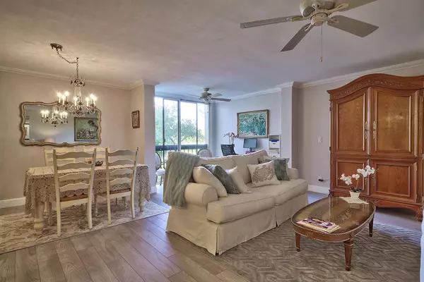 Delray Beach, FL 33444,955 Egret CIR 203