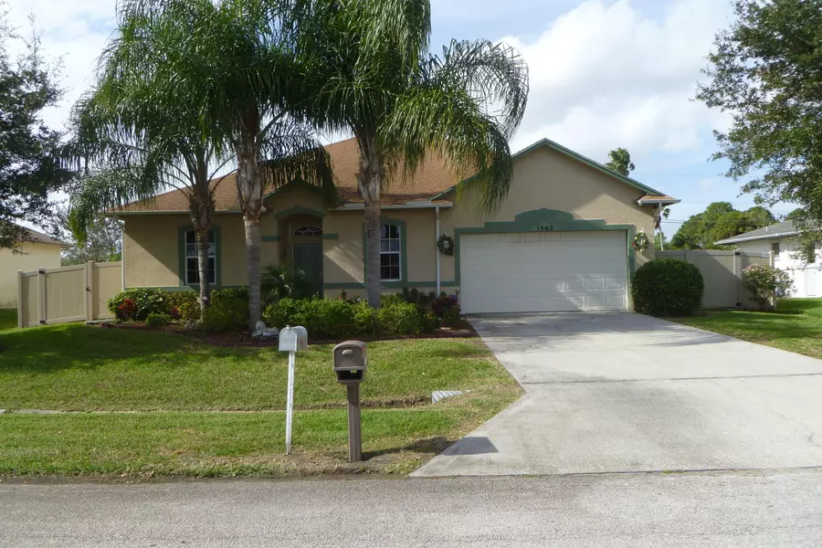 1562 SW Curtis ST, Port Saint Lucie, FL 34983