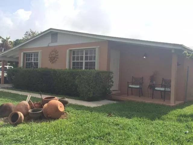 668 Caroline AVE, West Palm Beach, FL 33413