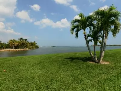 1 N Island RD, Sewalls Point, FL 34996