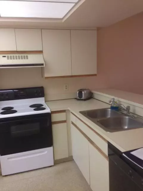 433 N Brackenwood LN 433, Palm Beach Gardens, FL 33418