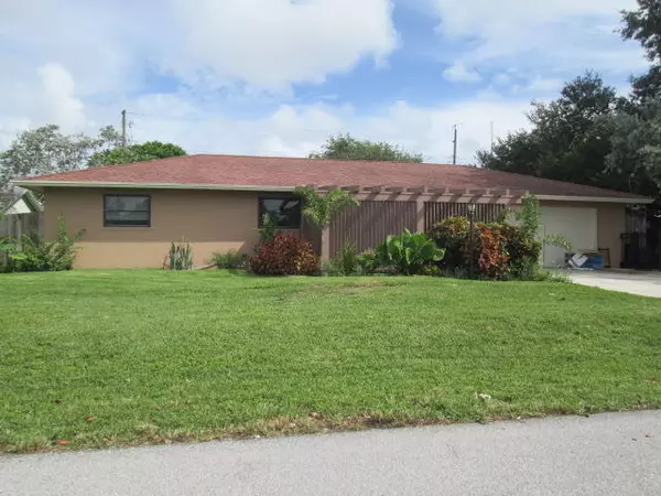 3373 Plaza PL, Lake Worth, FL 33462