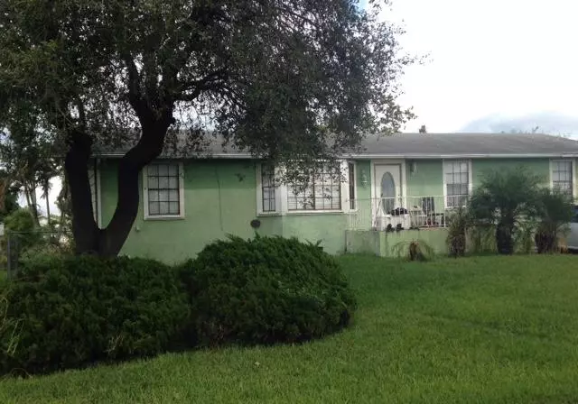 833 SW Avenue J, Belle Glade, FL 33430