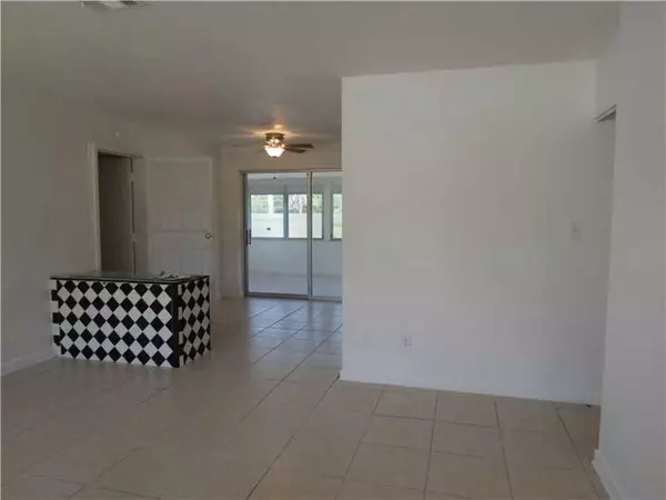 Riviera Beach, FL 33404,594 W 5th ST