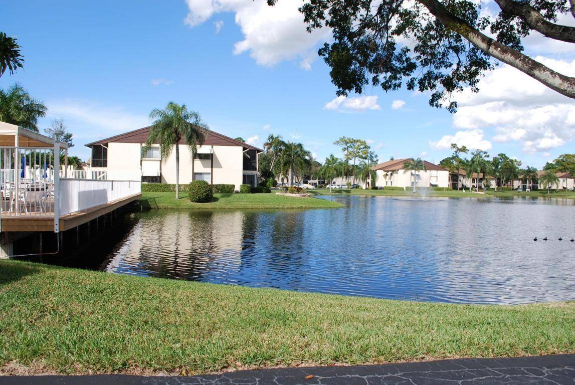 333 Knotty Pine CIR B-1, Greenacres, FL 33463