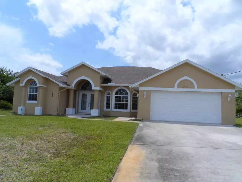 124 SW Wind CIR, Port Saint Lucie, FL 34953