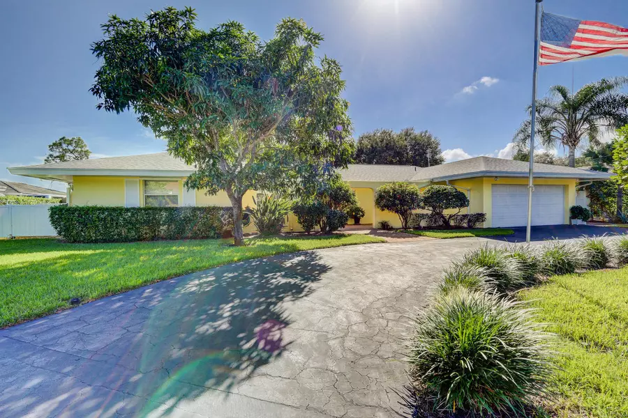 341 N Fairway, Tequesta, FL 33469