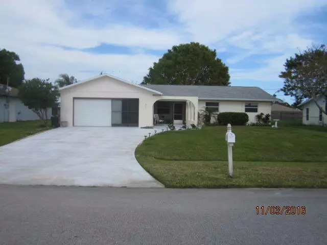 457 SE Skipper LN, Port Saint Lucie, FL 34983