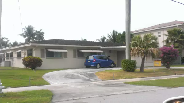 Boca Raton, FL 33487,808 NE 71st ST