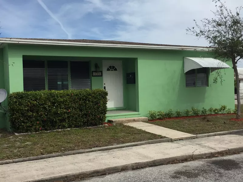 1701 N J ST, Lake Worth, FL 33460