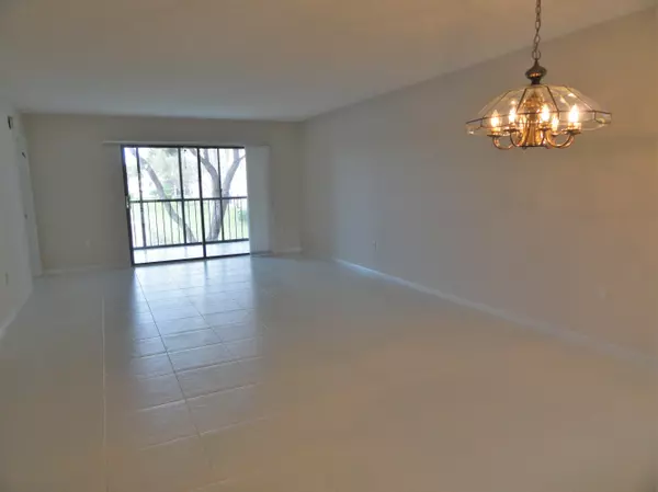 Delray Beach, FL 33484,6149 Pointe Regal CIR 209