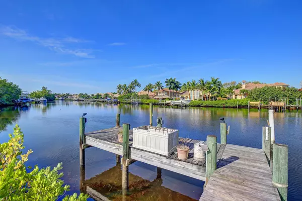 Tequesta, FL 33469,9228 SE Island WAY