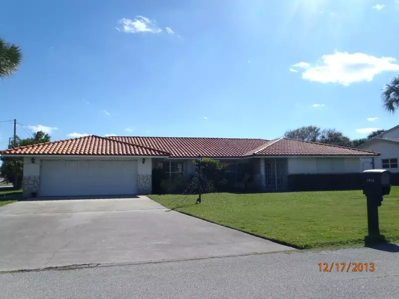 1513 Thumb Point DR, Fort Pierce, FL 34949