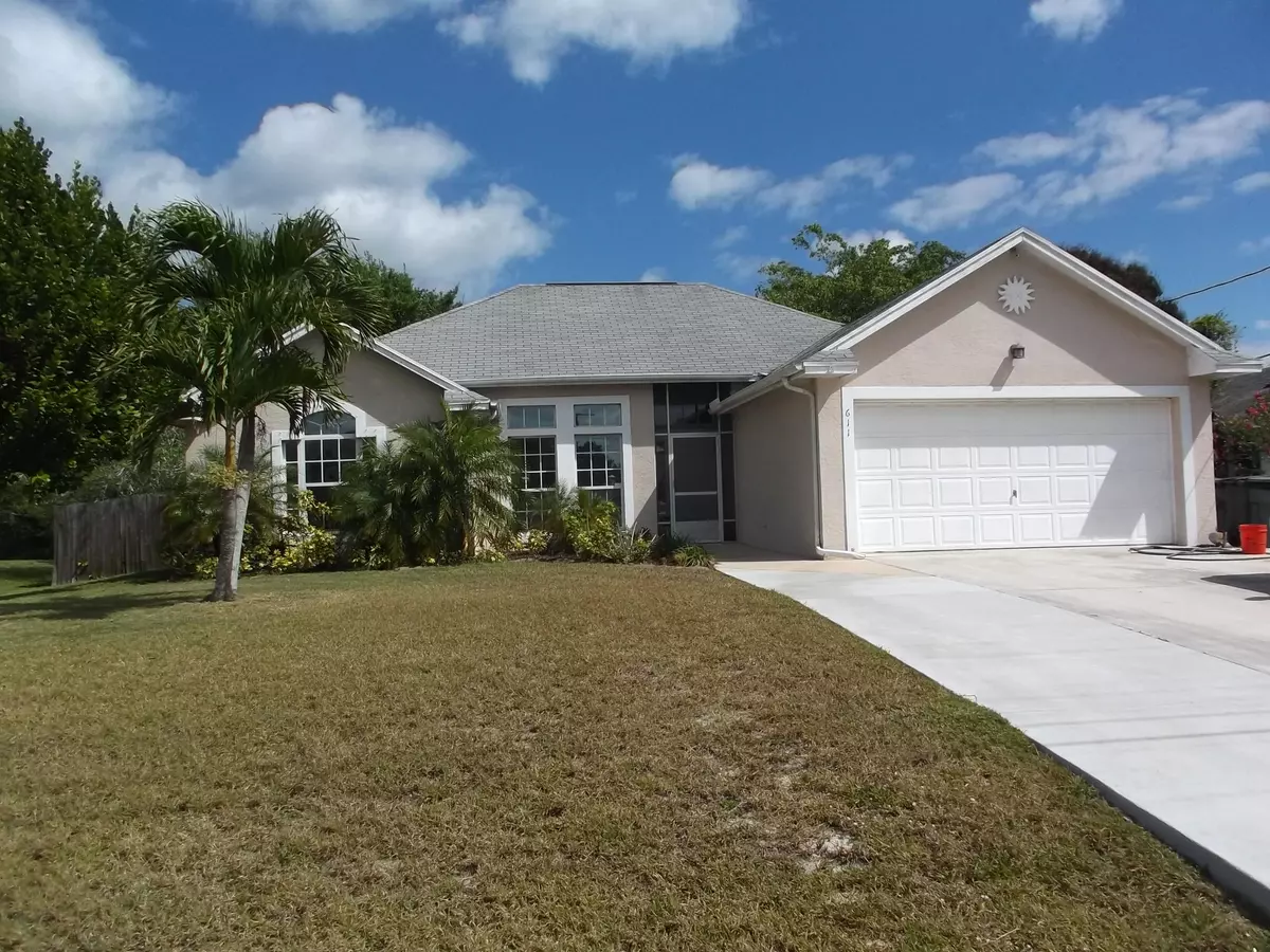 Port Saint Lucie, FL 34984,611 SE Stow TER