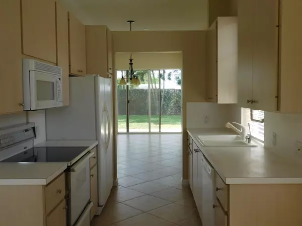 Palm Beach Gardens, FL 33410,8731 Wakefield DR