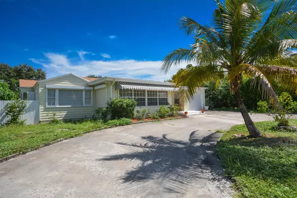 10 Lake CT, Delray Beach, FL 33444