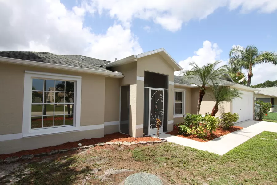 2110 SE Genoa ST, Port Saint Lucie, FL 34952