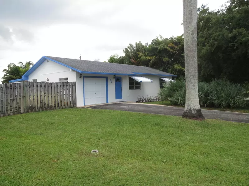 32 Dayton RD, Lake Worth, FL 33467