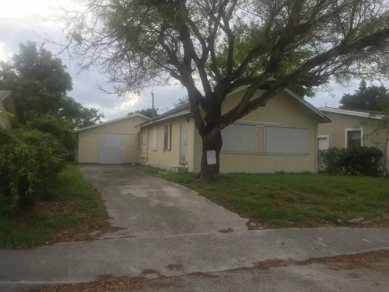 814 S B ST, Lake Worth, FL 33460