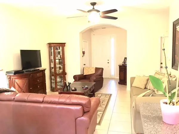 Palm Beach Gardens, FL 33418,6033 Seminole Gardens CIR