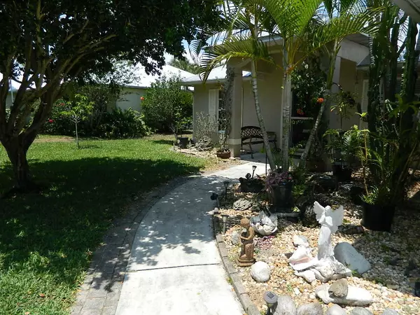 Stuart, FL 34997,5365 SE Matousek ST