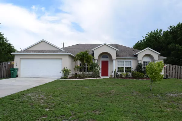 Port Saint Lucie, FL 34953,374 SW North Quick CIR