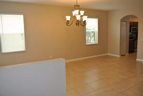 West Palm Beach, FL 33413,876 Quartz TER