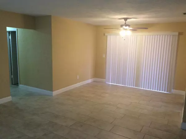 Palm Springs, FL 33461,433 Cypress LN