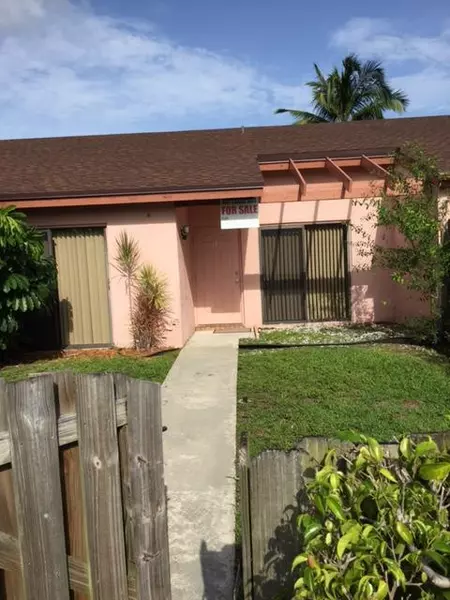 5041 E Lakes DR, Deerfield Beach, FL 33064