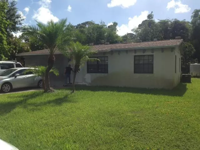 3048 Reo LN, Lake Worth, FL 33461