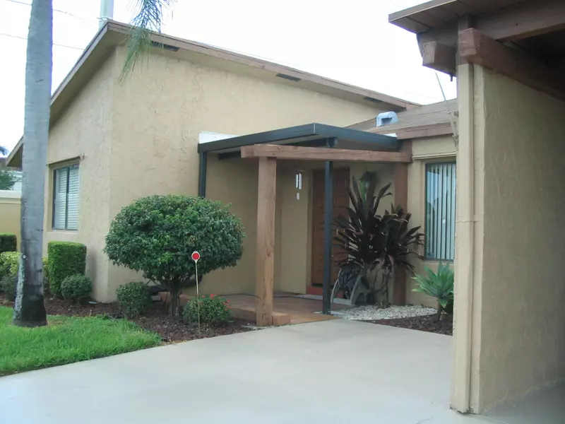 14894 Wildflower LN, Delray Beach, FL 33446