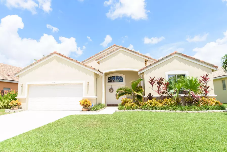 9321 Cove Point CIR, Boynton Beach, FL 33472