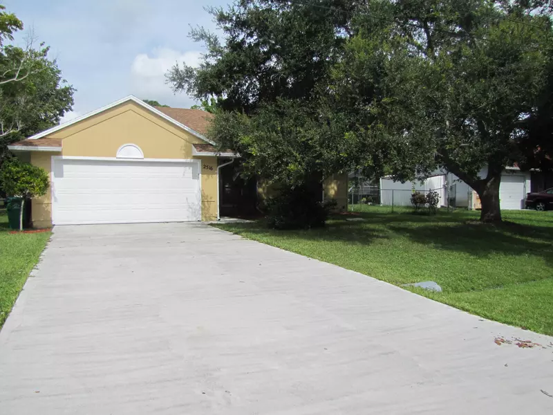 2516 SE University TER, Port Saint Lucie, FL 34952