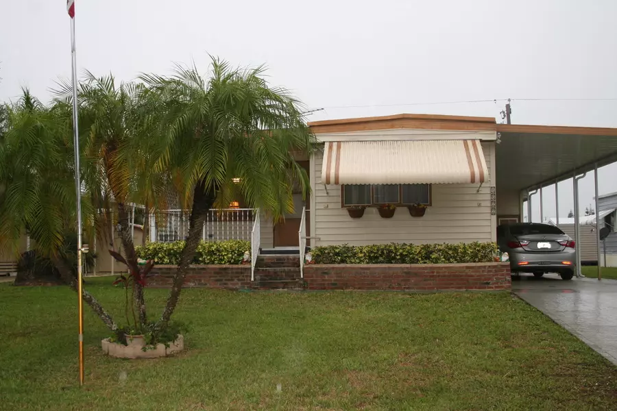 8022 SE Skylark AVE, Hobe Sound, FL 33455