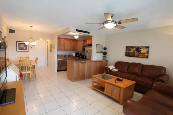 Boynton Beach, FL 33435,230 E Horizons 210