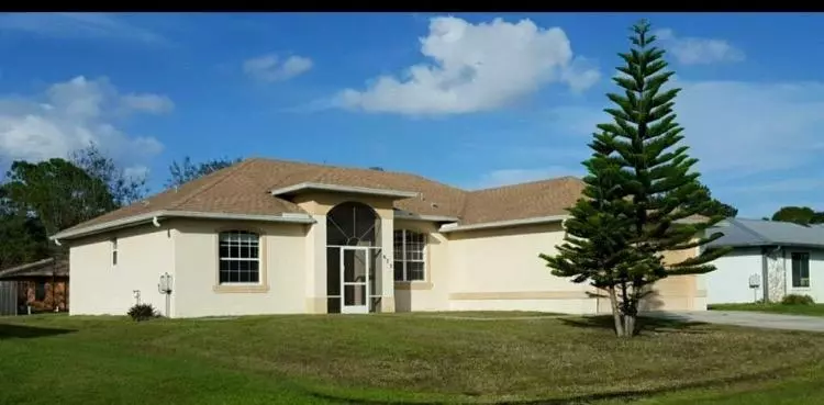 673 SE Strait Av AVE, Port Saint Lucie, FL 34953