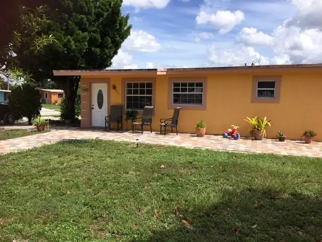 2446 Rue RD, West Palm Beach, FL 33415