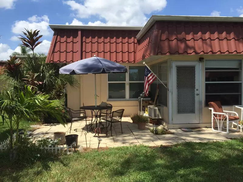 848 Salem LN, Lake Worth, FL 33467