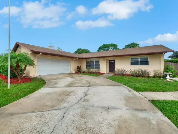 513 SE Brookside TER, Port Saint Lucie, FL 34983