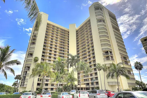 9500 S Ocean DR 202, Hutchinson Island, FL 34949